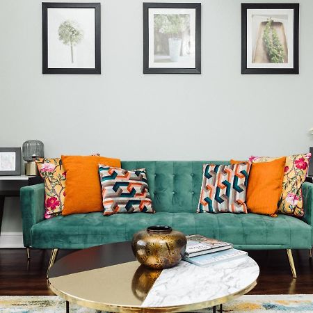 Beautiful Apartment In Guildford With Parking Send Luaran gambar