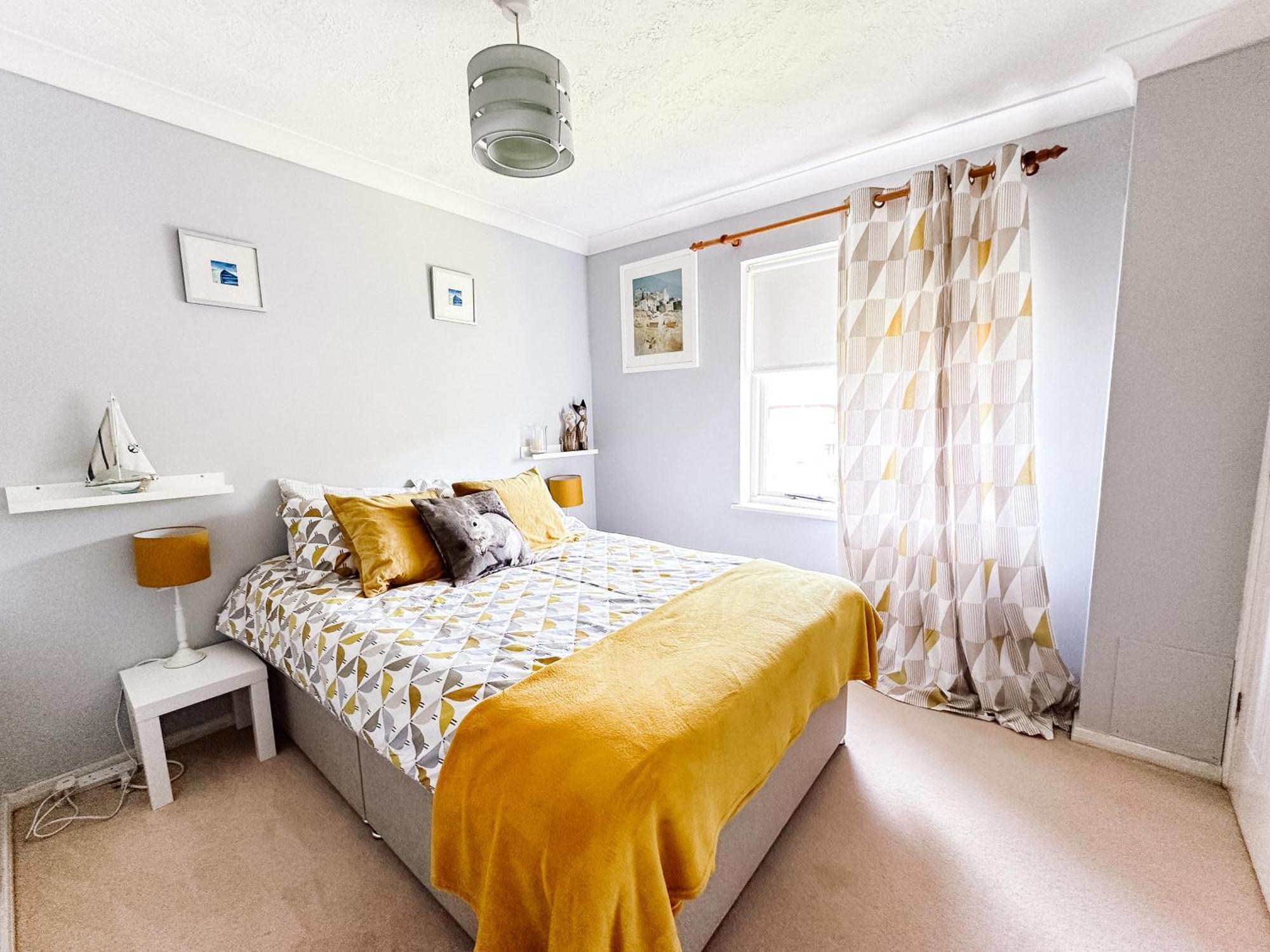 Beautiful Apartment In Guildford With Parking Send Luaran gambar